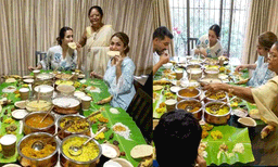 മലൈകയ്ക്ക് ഓണസദ്യ ഒരുക്കി അമ്മ