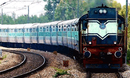 ട്രെയിന്‍ സര്‍വീസുകള്‍ പുന:രാരംഭിക്കും; 50 ശതമാനം യാത്രക്കാരില്ലാത്ത തീവണ്ടികള്‍ നിര്‍ത്തലാക്കാന്‍ തീരുമാനം