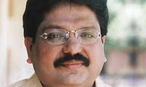 ക്രൈംബ്രാഞ്ച്‌ മേധാവിയായിരിക്കെത്തന്നെ ഡി.ജി.പിയായി ഒരു ദിവസം ചുമതലയേറ്റു ;ചരിത്രം തിരുത്തിക്കുറിച്ച്‌ ടോമിന്‍ ജെ തച്ചങ്കരി;  പോലീസില്‍ ഒരേസമയം രണ്ട്‌ ഡി.ജി.പിമാര്‍  