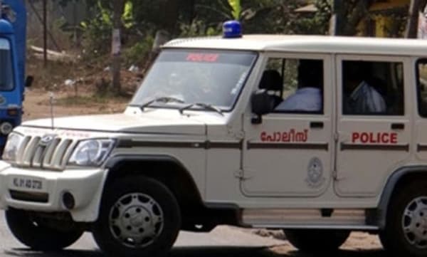 യൂത്ത് കോൺഗ്രസ് മുൻ സംസ്ഥാന സെക്രട്ടറി ലീനയുടെ വീട് ആക്രമിച്ച സംഭവം ; പ്രതി ലീനയുടെ മകനെന്ന് പോലീസ്