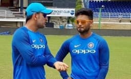 പന്ത് ഓരോ ചുവട് വെക്കുമ്പോഴും ധോനിയുമായി താരതമ്യപ്പെടുത്തിക്കൊണ്ടിരുന്നു, അത് അദ്ദേഹത്തിന് തിരിച്ചടിയായി : എംഎസ്‌കെ പ്രസാദ്