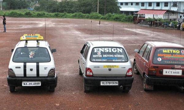 ഡ്രൈവിങ്ങ്‌ സ്‌കൂളുകള്‍ക്ക്‌ ഇന്നുമുതല്‍ ഗ്രീന്‍ സിഗ്നല്‍, ടെസ്റ്റിന് ലേണേഴ്‌സ്‌ എടുത്തവര്‍ക്ക് മുന്‍ഗണന, ആശങ്കകള്‍ ബാക്കി