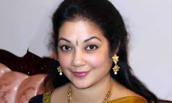 എന്റെ മക്കള്‍ പുതിയ കാലത്തെ കുട്ടികളാണ്, അവര്‍ക്കൊപ്പം പിടിച്ചു നില്‍ക്കണമെങ്കില്‍ ന്യൂജനറേഷന്‍ അമ്മയായേ പറ്റൂ, ഞാന്‍ ഇപ്പോള്‍ ദുഖ പുത്രിയല്ല; ശാന്തി കൃഷ്ണ പറയുന്നു