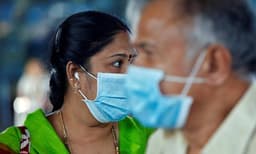 സംസ്ഥാനത്ത് കോവിഡുമായി ബന്ധപ്പെട്ട് ചിലര്‍ വ്യാജ പ്രചാരണം നടത്തുന്നു ; മുഖ്യമന്ത്രി 