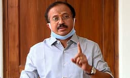 രാജ്യസഭയിൽ ​മോശമായ പെരുമാറ്റം ; 8 ആർ‌എസ് അംഗങ്ങളെ സസ്‌പെൻഡ് ചെയ്യണമെന്ന് ​‍പ്രമേയം അവതരിപ്പിച്ച്  വി മുരളീധരന്‍ 