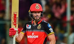 ഒരു സിക്‌സറടിച്ചാല്‍  മതി ഡിവില്ലിയേഴ്‌സിന് റെക്കോര്‍ഡ് സ്വന്തമാകാന്‍