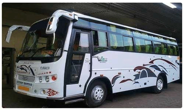 ടൂറിസ്റ്റ് ബസുകള്‍ക്ക് ഏകീകൃത നിറം; സര്‍ക്കാര്‍ ഉത്തരവ് ഹൈക്കോടതി റദ്ദ് ചെയ്തു