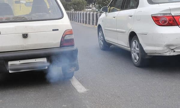 വണ്ടിക്ക് പുക സര്‍ട്ടിഫിക്കറ്റ് ഇല്ലേ... എങ്കില്‍ 2000 പുകയും ; പിഴത്തുക കൂട്ടിയതോടെ പുകപരിശോധനാ കേന്ദ്രങ്ങളില്‍ വന്‍ തിരക്ക് 