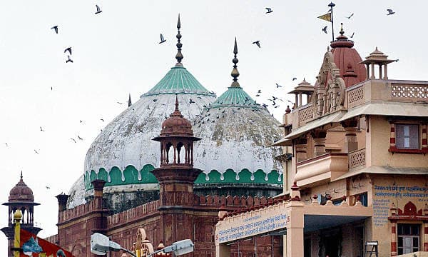 രാമജന്മഭൂമിക്ക് പിന്നാലെ കൃഷ്ണ ജന്മഭൂമി തര്‍ക്കവും ; മഥുരയിലെ മസ്ജിദ് ഇരിക്കുന്ന 13 ഏക്കര്‍ ഭൂമിക്കുവേണ്ടിയും കോടതിയില്‍ ഹര്‍ജി