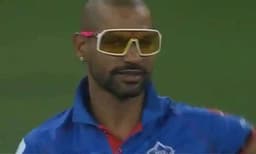 ആ കണ്ണട എനിയ്ക്ക് വേണം ; കമന്ററിക്കിടെ ധവാനോട് പീറ്റേഴ്‌സണ്‍