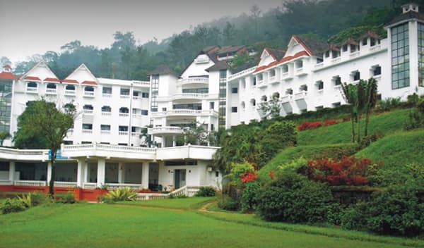 വാര്‍ധക്യം സ്വര്‍ഗ തുല്യമാക്കാം, ഗോള്‍ഡന്‍ വില്ലേജ് നിങ്ങള്‍ക്കൊപ്പമുണ്ട്