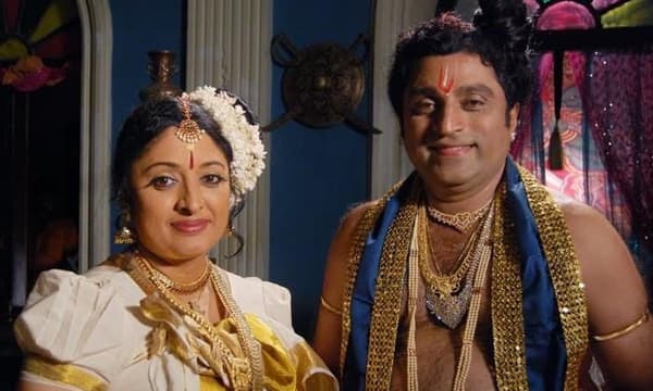"കുഞ്ഞാലി മരയ്ക്കാർ" (സീരിയൽ) ഊർമ്മിള ഉണ്ണിക്കൊപ്പം .