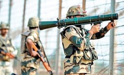 പാകിസ്ഥാന്റെ വെടിനിർത്തൽ കരാർ ലംഘനങ്ങൾക്ക് കനത്ത തിരിച്ചടി നൽകി ഇന്ത്യൻ സൈന്യം