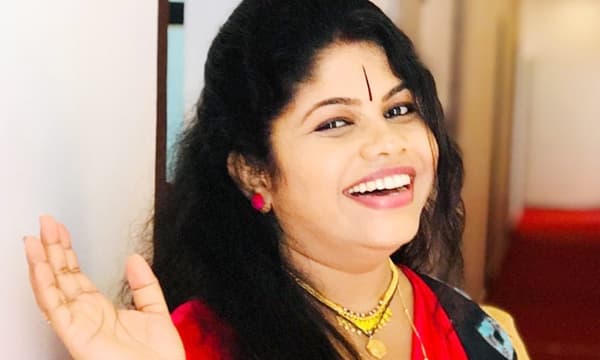 മോഹൻലാലിനൊപ്പം അഭിനയിക്കാൻ മോഹം: രശ്മി അനിൽ