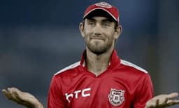 എന്ത് കണ്ടിട്ടാണ് മാക്‌സ്‌വെല്ലിന് പിറകെ കോടികളുമായി ഓടുന്നത് ; വിമര്‍ശിച്ച് സെവാങ് 