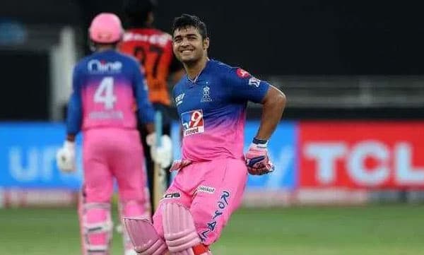 തെവാത്തിയയ്ക്ക് പരാഗിന്റെ വക ബിഹു ഡാന്‍സ് ക്രാഷ് കോഴ്‌സ്: 'ക്ലാസ് വീഡിയോ!