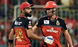 ഐ.പി.എല്ലില്‍ മറ്റൊരു അപൂര്‍വ്വ നേട്ടവുമായി വിരാട് - ഡിവില്ല്യേഴ്സ് സഖ്യം 