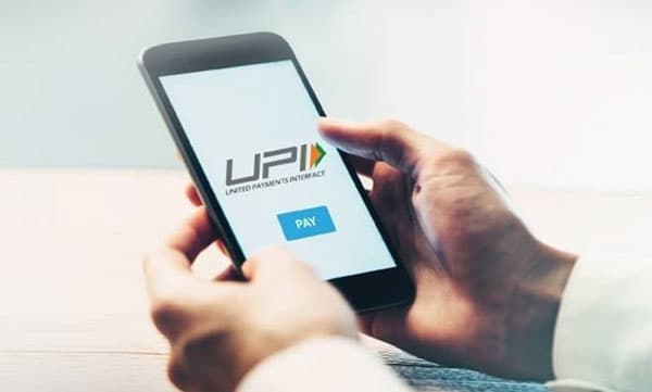 സമൂഹ മാധ്യമങ്ങളിലൂടെ പണമിടപാട്: ബിനോയ് വിശ്വത്തിന്റെ ഹര്‍ജിയില്‍ കേന്ദ്രത്തിനും ആര്‍.ബി.ഐക്കും സുപ്രീം കോടതി നോട്ടീസ് 
