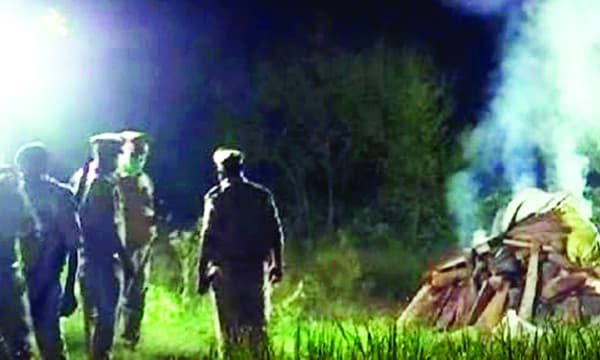 ഹത്രാസില്‍ കൂട്ടബലാത്സംഗത്തിന് ഇരയായ പെണ്‍കുട്ടിയുടെ പേരില്‍ പ്രചരിക്കുന്നത് ഭാര്യയുടെ ചിത്രമെന്ന് യുവാവ്