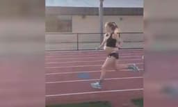 ഒമ്പതാം മാസത്തിൽ 1.6 മീറ്റർ ​വെറും അഞ്ചുമിനിറ്റ് കൊണ്ട് ഓടിത്തീര്‍ത്ത് യുവതി ; വീഡിയോ വൈറല്‍ 