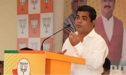 സ്ത്രീകളടങ്ങുന്ന വാട്‌സ്ആപ്പ് ഗ്രൂപ്പിലേക്ക് പോണ്‍ വീഡിയോ അയച്ചു; ഗോവ ഉപമുഖ്യമന്ത്രിക്കെതിരെ പരാതി