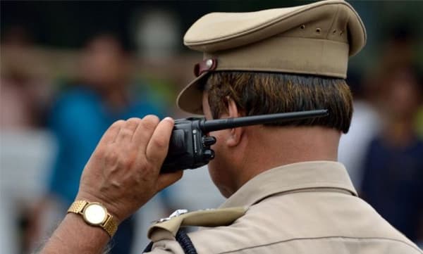 കാറിനുള്ളില്‍ യുവതിയുടെ മൃതദേഹം കത്തിക്കരിഞ്ഞ നിലയില്‍ ; പോലീസ് അന്വേഷ്ണം ആരംഭിച്ചു