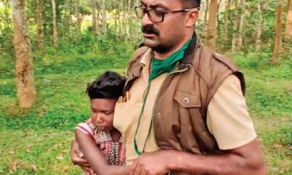 കൂട്ടുകാരനെ വിളിച്ചു വരുത്താൻ പറഞ്ഞപ്പോൾ ഉണ്ണി അറിഞ്ഞില്ല ഇനി ചിക്കുവിനെ കാണാൻ ആകില്ലെന്ന് 