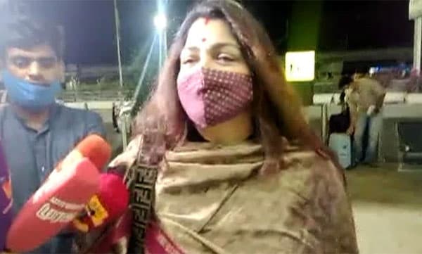 മനുസ്മൃതിയുടെ പേരില്‍ വിവാദം: പ്രതിഷേധത്തിനെത്തിയ ഖുശ്ബു അറസ്റ്റില്‍