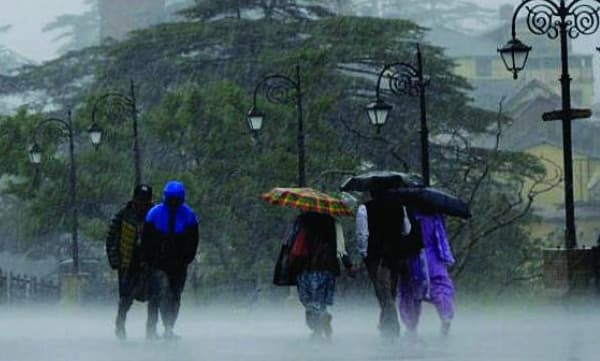Heavy rains lash Chennai; roads inundated, water enters residential areas