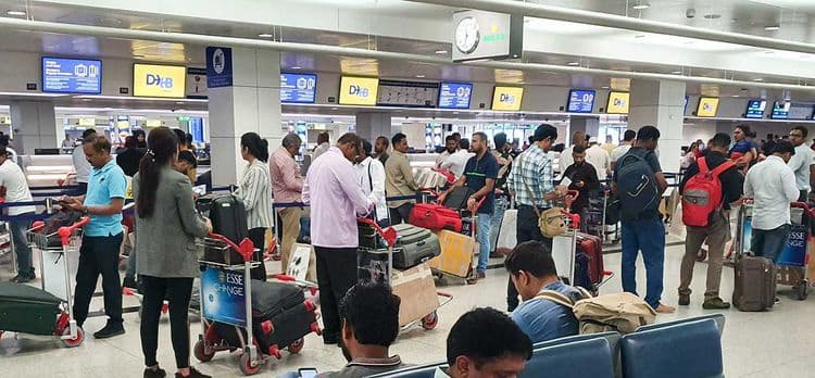 പത്ത് മാസം ;  13,000 പ്രവാസികളെ നാടുകടത്തി കുവൈറ്റ്‌ 