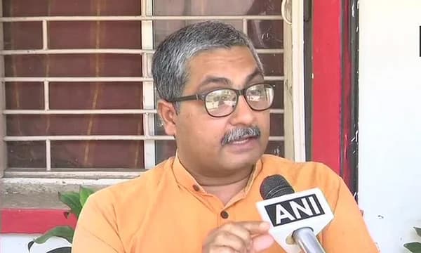 മഹാത്മാഗാന്ധിയെ 'പാകിസ്താന്റെ പിതാവ്' എന്നാക്ഷേപിച്ച മുന്‍ ബിജെപി വക്താവ് ഇപ്പോള്‍ ഐഐഎംസി പ്രൊഫസര്‍