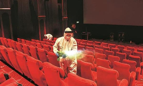 തീയേറ്റര്‍ തുറക്കാനൊരുങ്ങി തമിഴ്നാട് ; ടിക്കറ്റ് നല്‍കുക 50 ശതമാനം സീറ്റുകളിലേക്ക് 