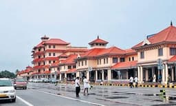 നെടുമ്പാശ്ശേരിയിലെത്തിയ യാത്രക്കാരനില്‍ നിന്ന് മൂന്ന് കിലോ സ്വര്‍ണ്ണം പിടികൂടി; ഒളിപ്പിച്ചത് മലദ്വാരത്തില്‍