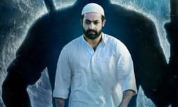 രാജമൗലി ചരിത്ര വസ്തുതകളെ വളച്ചൊടിക്കുന്നു ; ആർആർആർ പ്രദർശിപ്പിക്കുന്ന തിയേറ്ററുകൾക്ക് തീയിടുമെന്ന് ഭീഷണി