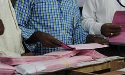 തദ്ദേശ തിരഞ്ഞെടുപ്പ്:കോവിഡ് രോഗികള്‍ക്കും ക്വാറന്റീനില്‍ കഴിയുന്നവര്‍ക്കും പോസ്റ്റല്‍ വോട്ട്