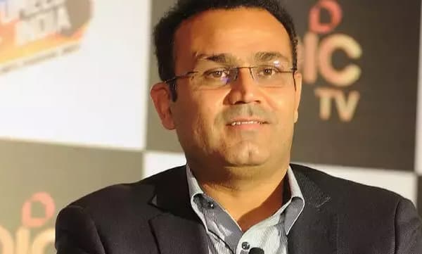 കോഹ്‌ലിയെ നായക സ്ഥാനത്ത് നിന്നും മാറ്റുന്നത് പ്രശ്‌നങ്ങള്‍ പരിഹരിക്കില്ല ; ഗംഭീറിന് മറുപടിയുമായി ​​സെവാഗ് 