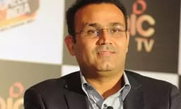 കോഹ്‌ലിയെ നായക സ്ഥാനത്ത് നിന്നും മാറ്റുന്നത് പ്രശ്‌നങ്ങള്‍ പരിഹരിക്കില്ല ; ഗംഭീറിന് മറുപടിയുമായി ​​സെവാഗ് 