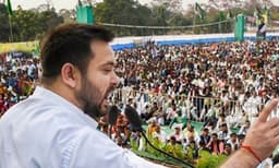 ബീഹാറില്‍ എക്‌സിറ്റ് പോള്‍ ശരിയാകുമോ?  ഇന്ത്യയിലെ ഏറ്റവും പ്രായം കുറഞ്ഞ മുഖ്യമന്ത്രിയാകാന്‍ ഒരുങ്ങി തേജസ്വി 