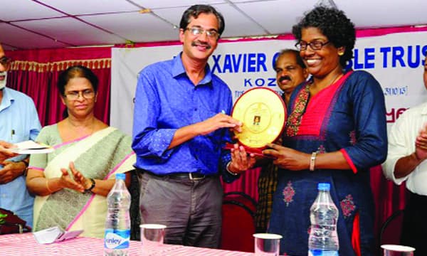 മിഠായിത്തെരുവിലെ പെണ്‍കൂട്ട്