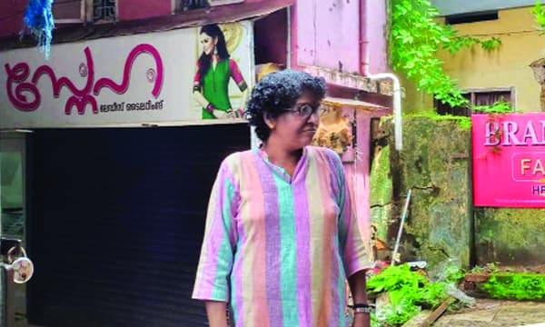 മിഠായിത്തെരുവിലെ പെണ്‍കൂട്ട്