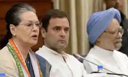 മന്‍മോഹന്‍ സിംഗിനെ സോണിയ പ്രധാനമന്ത്രിയാക്കിയത് ഭാവിയില്‍ രാഹുലിന് ഭീഷണി ആകാതിരിക്കാന്‍ : ഒബാമ വീണ്ടും