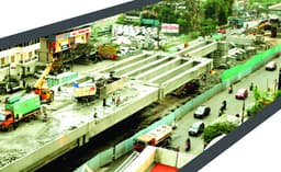 വിവാദങ്ങളുടെ സ്വന്തം പഞ്ചവടിപ്പാലം: സിനിമ ചൂണ്ടിക്കാട്ടി പാലത്തെ ഹൈക്കോടതിയും പരിഹസിച്ചു ; പാലാരിവട്ടം പാലം പൊളിക്കല് പൂര്ണമാകുന്നു ; ഇബ്രാഹിംകുഞ്ഞിന് പിന്നാലെ ഇ.ഡിയും