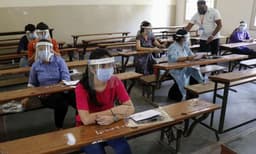 കോവിഡ് കേസുകള്‍ ഉയര്‍ന്നാല്‍ കോളേജുകള്‍ വീണ്ടും അടയ്‌ക്കേണ്ടി വരും: മുന്നറിയിപ്പുമായി കര്‍ണാടക 