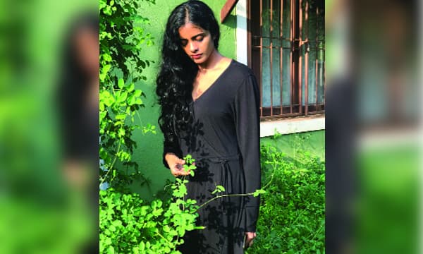 ഒരു മലയാളി പെണ്‍കുട്ടിയ്ക്കും സ്വപ്നം കാണാനാവാത്ത സ്വാതന്ത്ര്യം- കനിയുടെ ജീവിതം