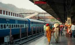 യാത്രക്കാരുടെ ശ്രദ്ധയ്ക്ക്...; മലബാര്‍ വെള്ളിയാഴ്ച മുതല്‍, മാവേലി 10 ന്