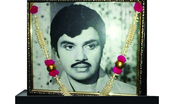 വേദനയോടെ ജയന്‍ ചോദിച്ചു, ‘എനിയ്ക്ക് ആരുണ്ട് ?’ ആക്ഷന്‍ രാജാവിന്റെ അറിയപ്പെടാത്ത ഓര്‍മ്മച്ചിത്രങ്ങള്‍