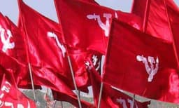 കെഎസ്എഫ് ഇ യിലെ വിജിലന്‍സ് പരിശോധനാ വിവാദം ; തോമസ് ഐസക്കിനെ തള്ളി സിപിഎം സംസ്ഥാന സെക്രട്ടേറിയേറ്റും