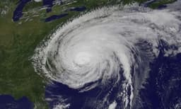 ബുറേവി ചുഴലിക്കാറ്റിന്റെ പുതിയ സഞ്ചാരപഥത്തില്‍ തിരുവനന്തപുരവും ; കേരളത്തിലും ചുഴലിക്കാറ്റ് മുന്നറിയിപ്പ് 