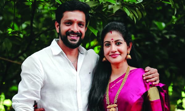 മാലാഖപോലെ മകളേ നീ...