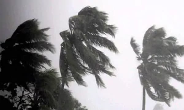 ബുറേവി ഇന്ത്യന്‍ തീരത്തിന് 120 കിലോമീറ്റര്‍ അടുത്തെത്തി ; ഇന്ന് തമിഴ്‌നാട് തൊടും, വന്‍ മുന്നൊരുക്കങ്ങള്‍, 12 വിമാനങ്ങള്‍ റദ്ദാക്കി...!! 